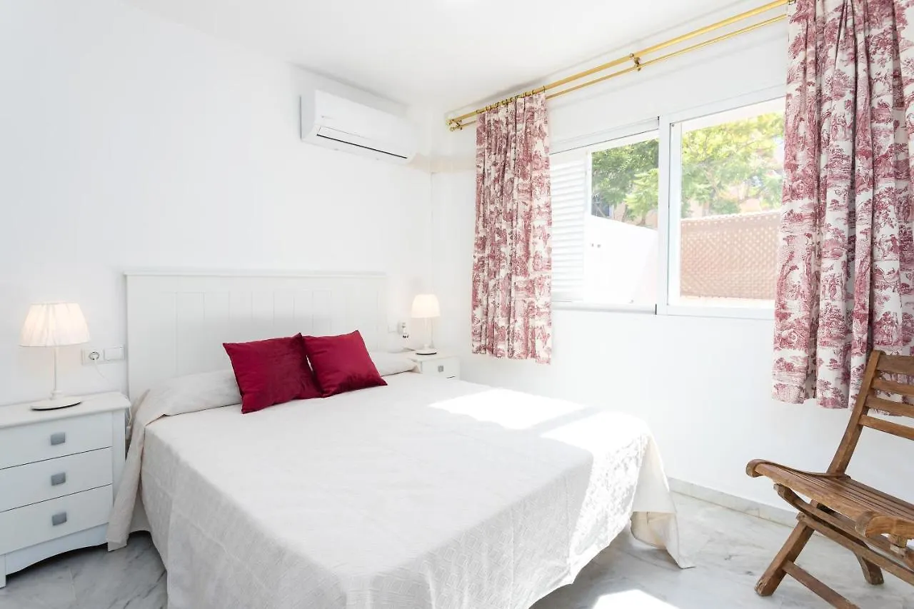Los Boliches Beach Apartment By Ghr Rentals Fuengirola